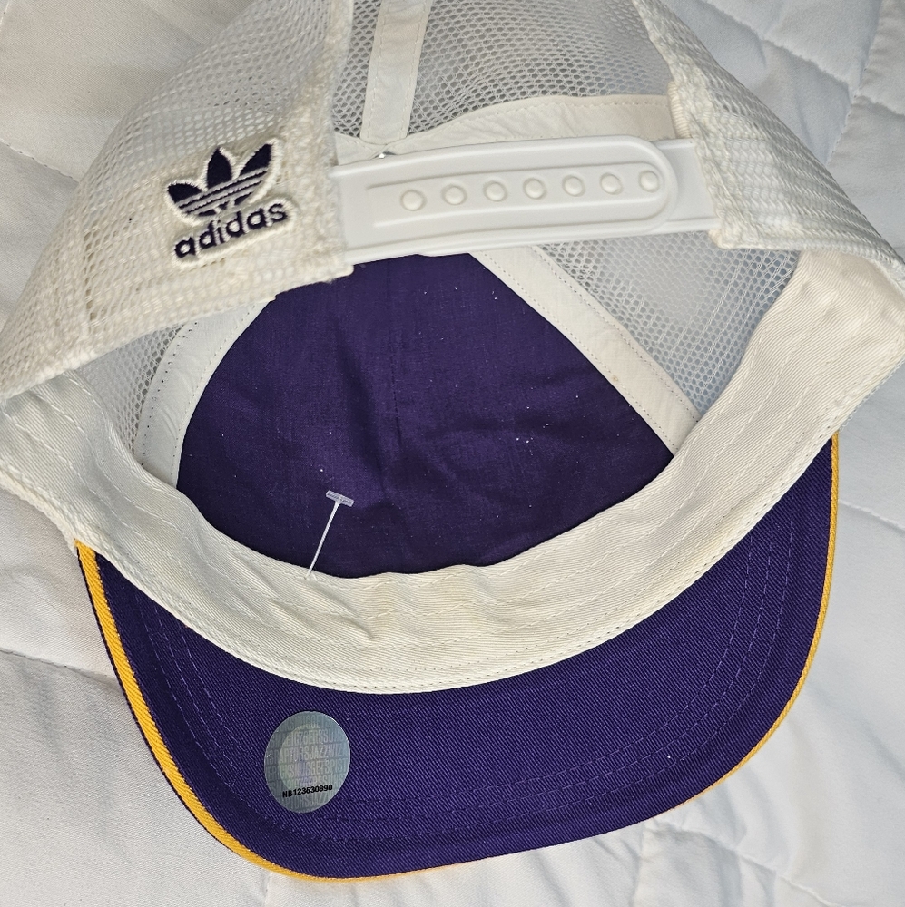 Women's VINTAGE Adidas Mesh Snapback Hat - Picture 5 of 9
